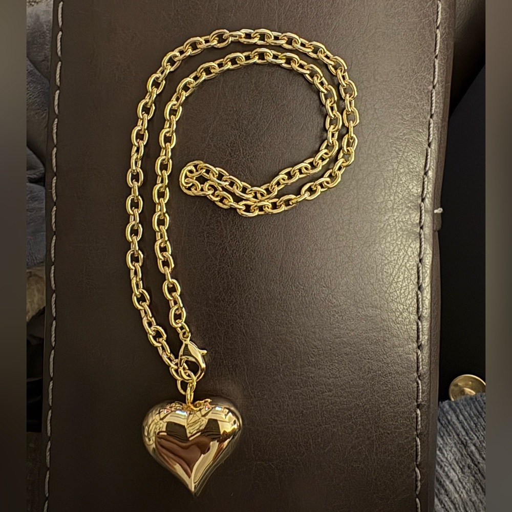 Gold Heart Pendant Necklace